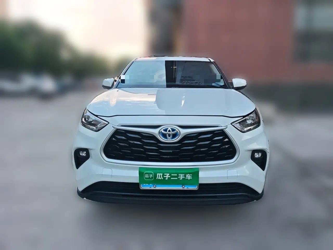 Toyota Highlander 2022 Dual-Engine 2.5L Two-Wheel Drive Elite Edition 5 Seats — миниатюра 2