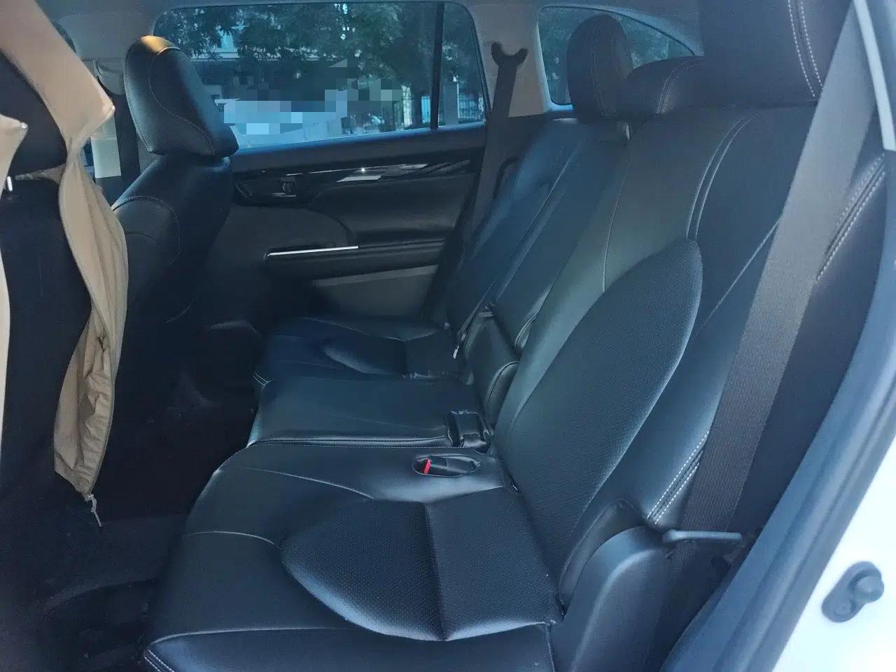 Toyota Highlander 2022 Dual-Engine 2.5L Two-Wheel Drive Elite Edition 5 Seats — миниатюра 17