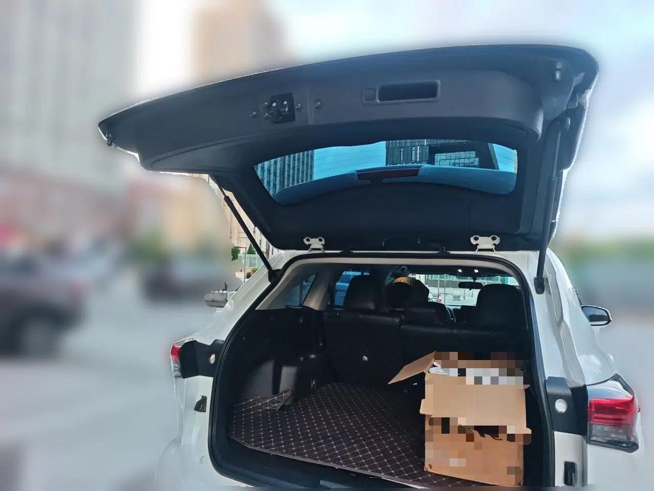 Toyota Highlander 2022 Dual-Engine 2.5L Two-Wheel Drive Elite Edition 5 Seats — миниатюра 19