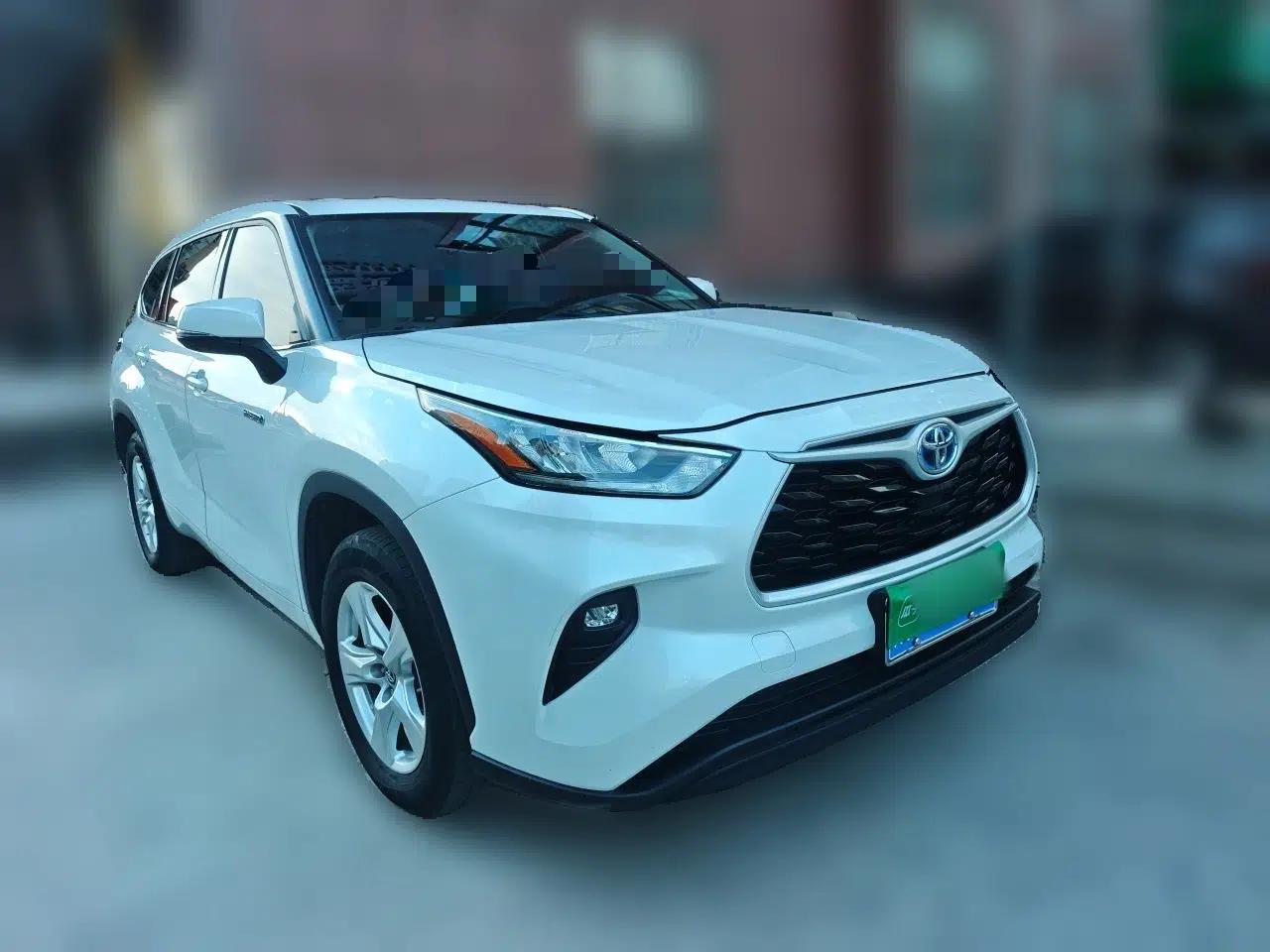 Toyota Highlander 2022 Dual-Engine 2.5L Two-Wheel Drive Elite Edition 5 Seats — миниатюра 3