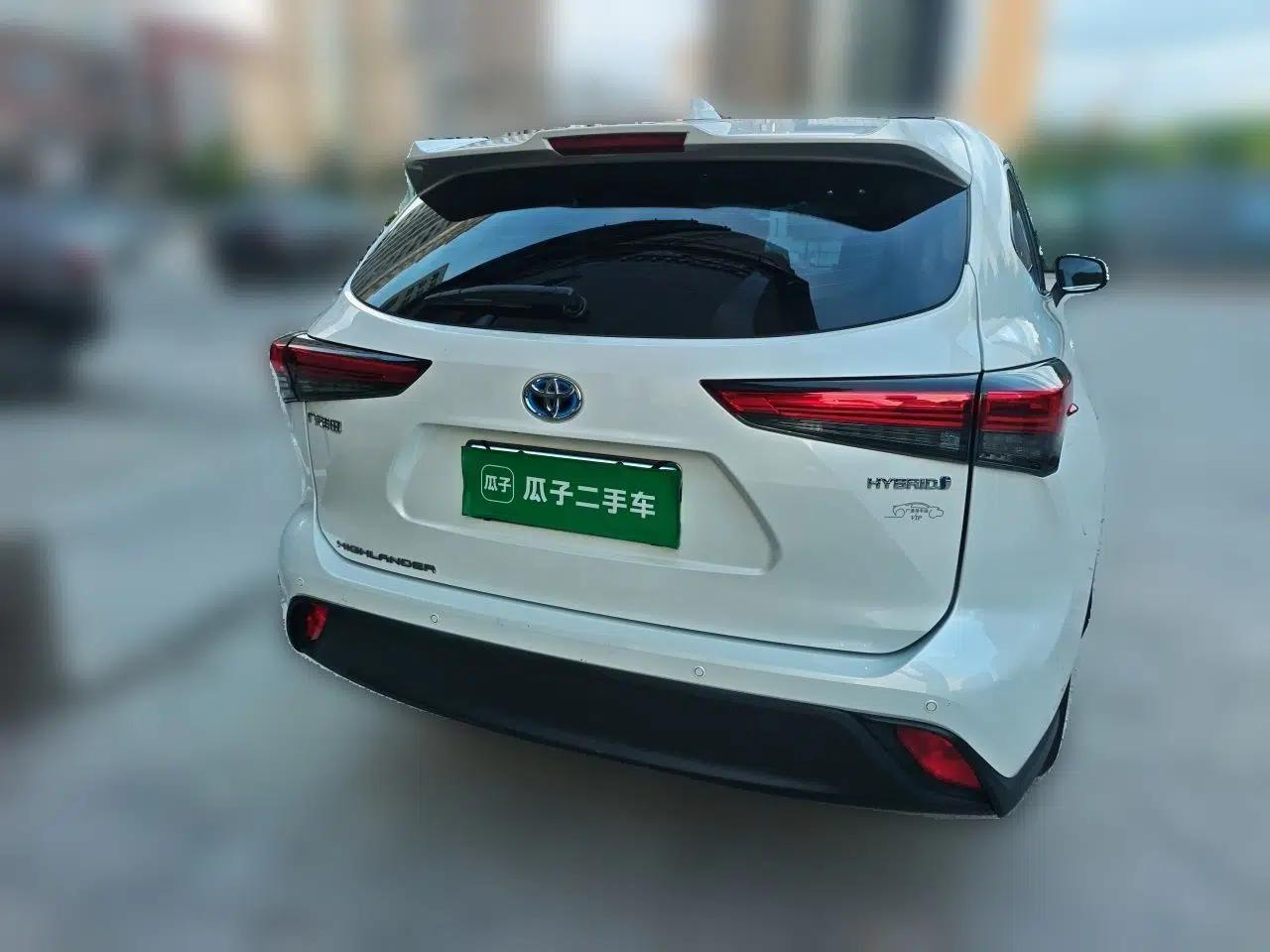 Toyota Highlander 2022 Dual-Engine 2.5L Two-Wheel Drive Elite Edition 5 Seats — миниатюра 5