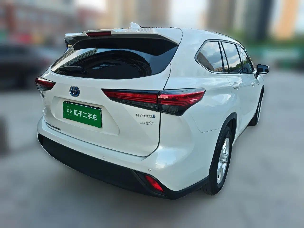 Toyota Highlander 2022 Dual-Engine 2.5L Two-Wheel Drive Elite Edition 5 Seats — миниатюра 6