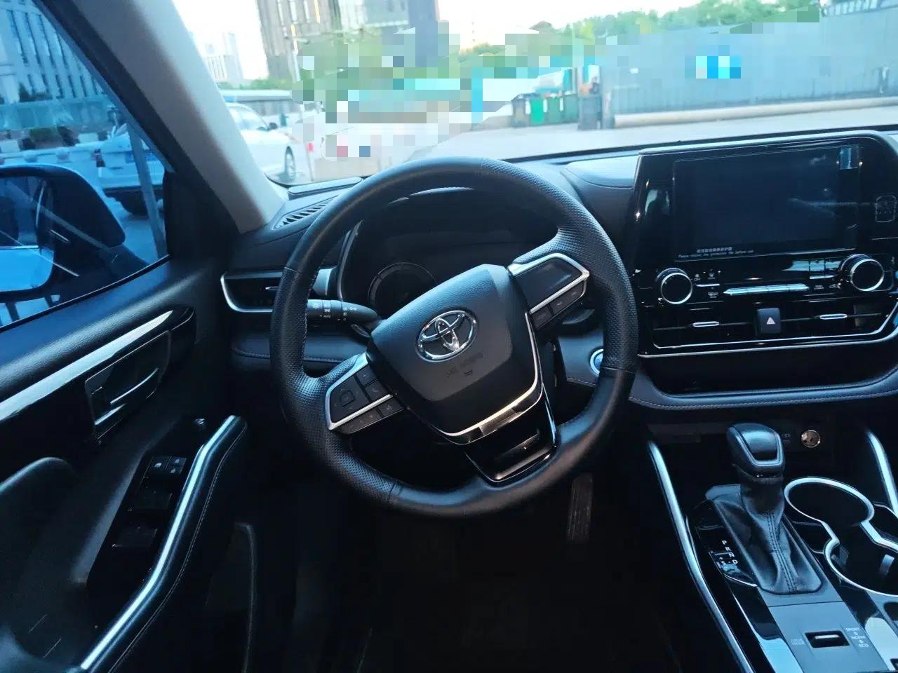Toyota Highlander 2022 Dual-Engine 2.5L Two-Wheel Drive Elite Edition 5 Seats — миниатюра 10