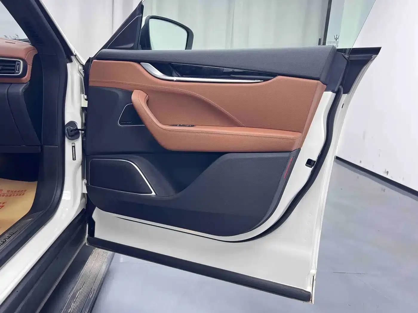2022 Levante 2.0T GT Sport Edition — миниатюра 4