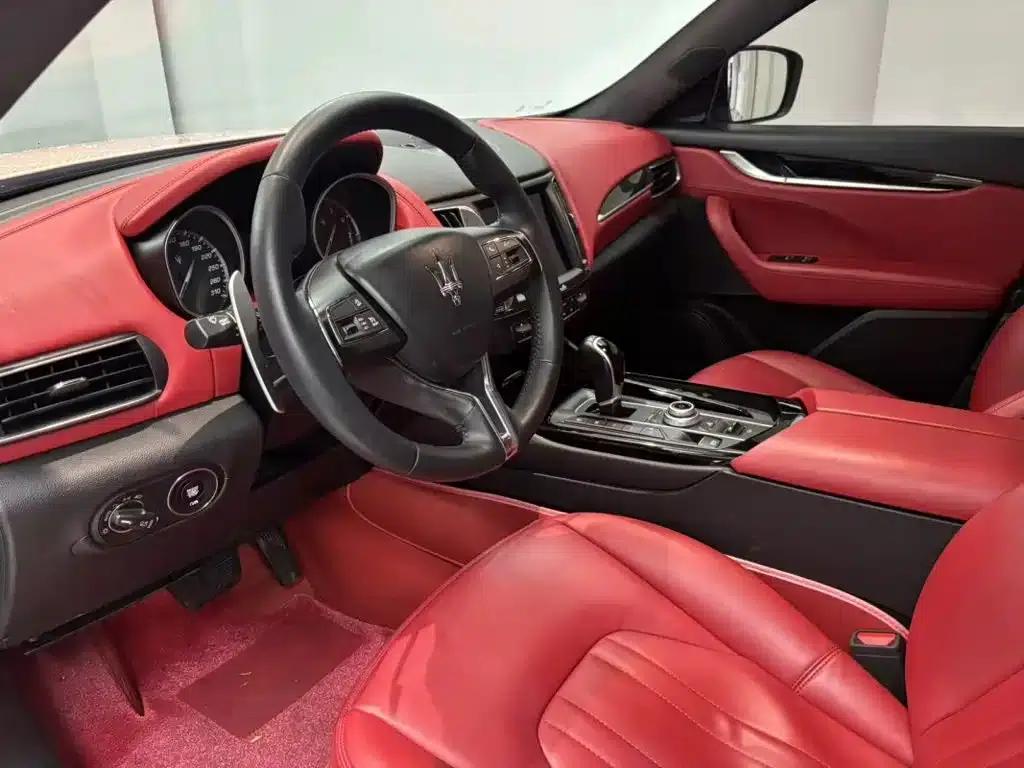 2016 Levante 3.0T Standard Edition — миниатюра 4