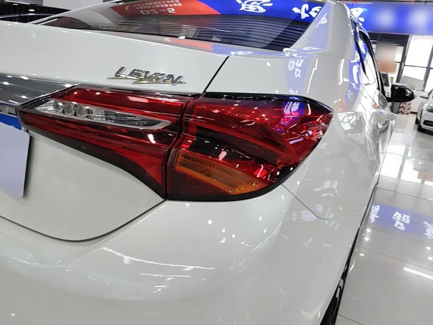 Toyota Levin 2017 Revised 1.8 GS CVT Elite Edition China V Standard — миниатюра 9