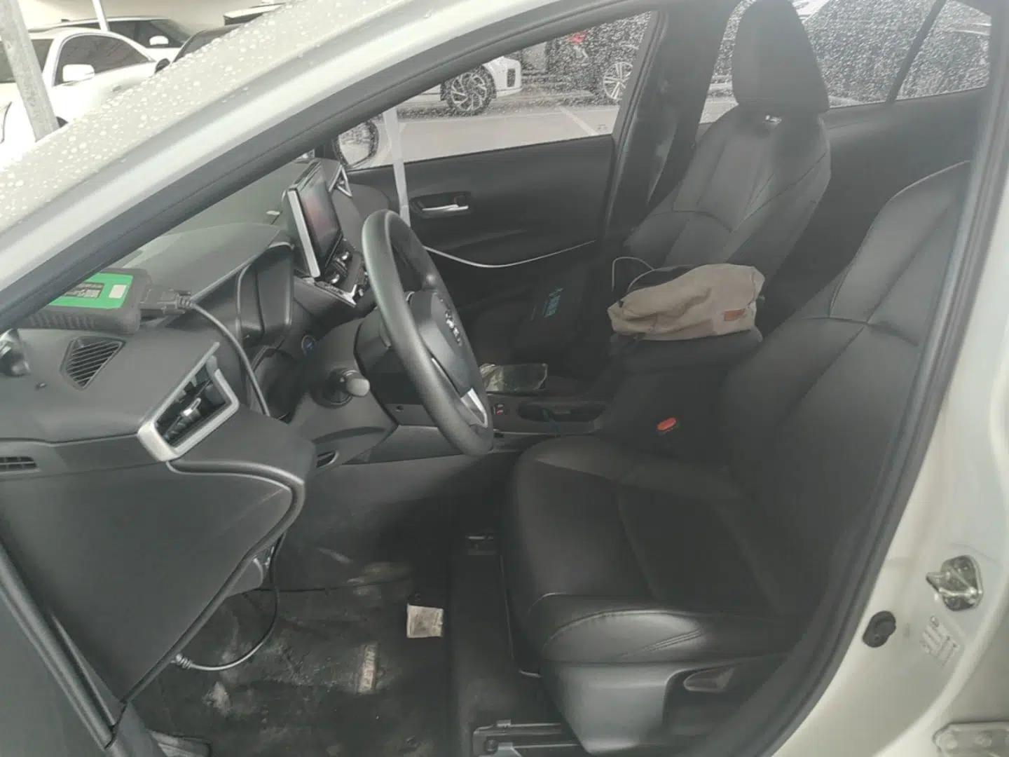 Toyota Levin 2021 Dual-Engine 1.8H E-CVT Luxury Edition — миниатюра 17