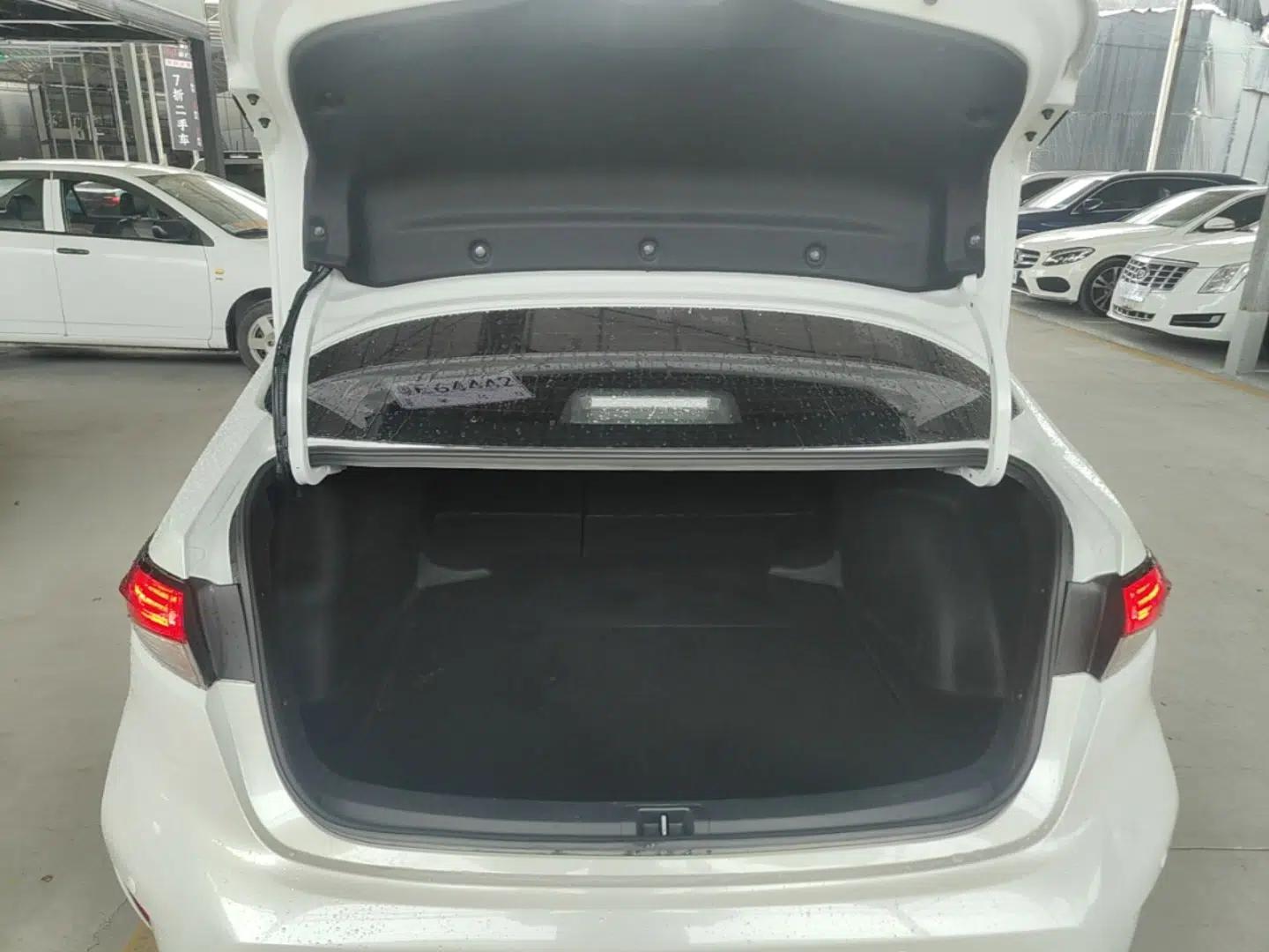 Toyota Levin 2021 Dual-Engine 1.8H E-CVT Luxury Edition — миниатюра 22