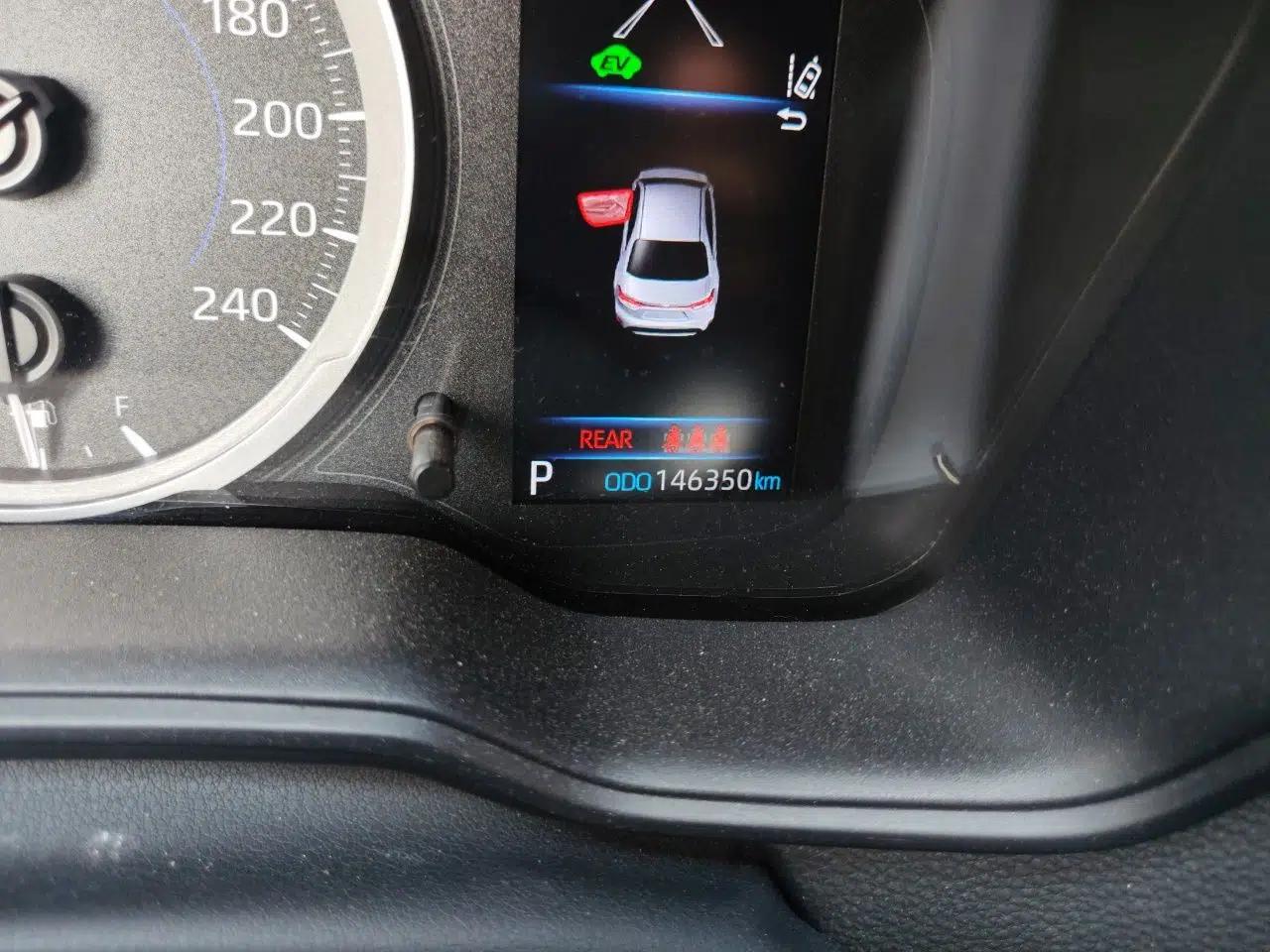 Toyota Levin 2021 Dual-Motor 1.8H E-CVT Sport Edition — миниатюра 12
