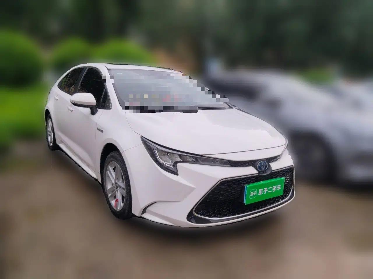 Toyota Levin 2022 Dual-Engine 1.8H E-CVT Luxury Edition — миниатюра 3