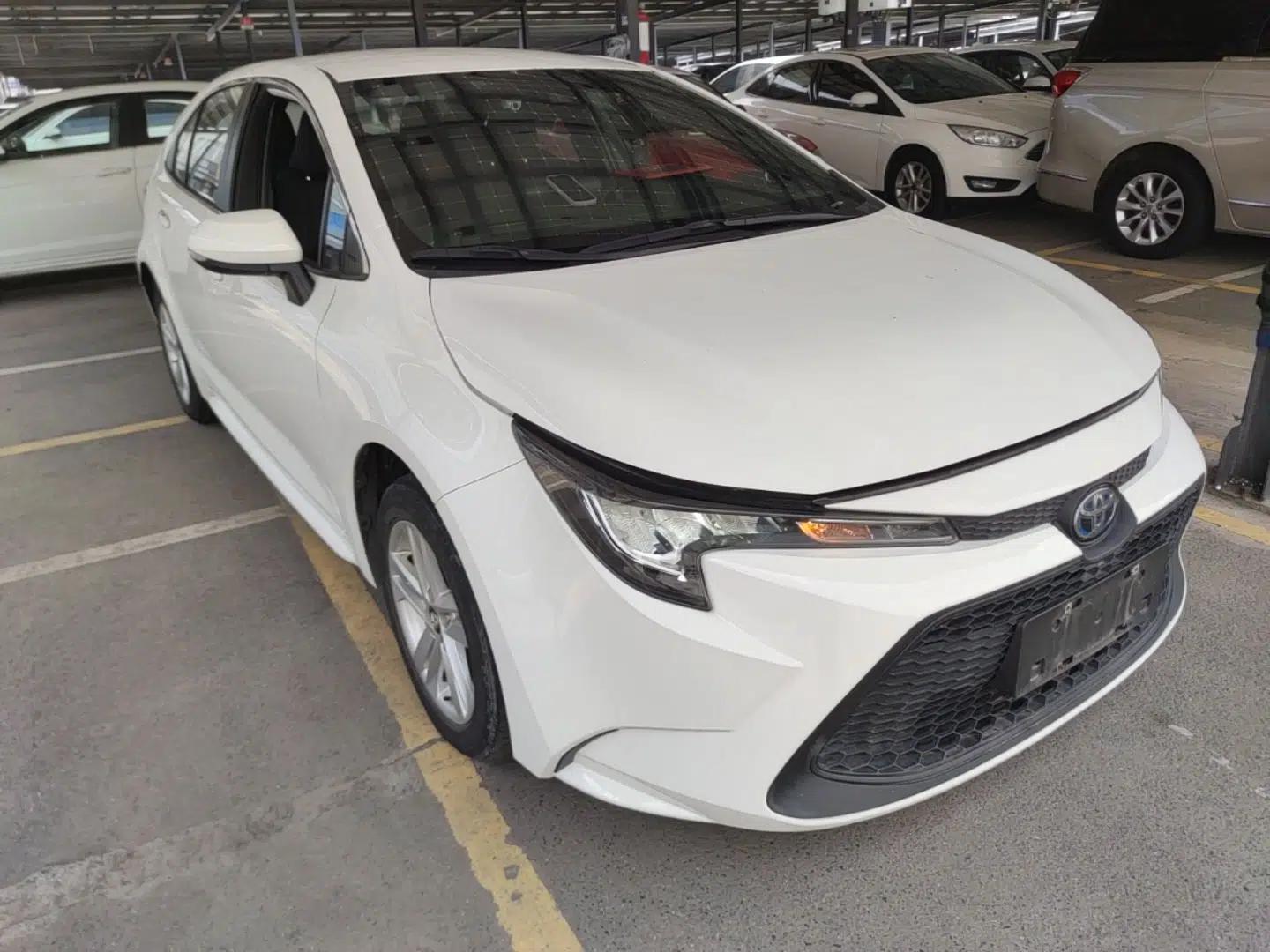 Toyota Levin 2022 Dual-Motor 1.8H E-CVT Leading Edition — миниатюра 12