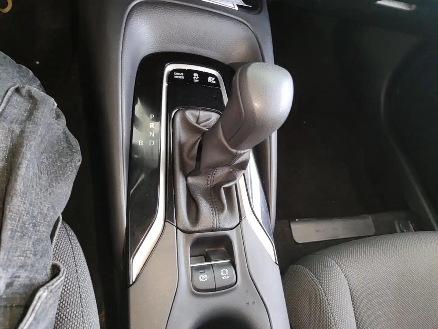 Toyota Levin 2022 Dual-Motor 1.8H E-CVT Leading Edition — миниатюра 21
