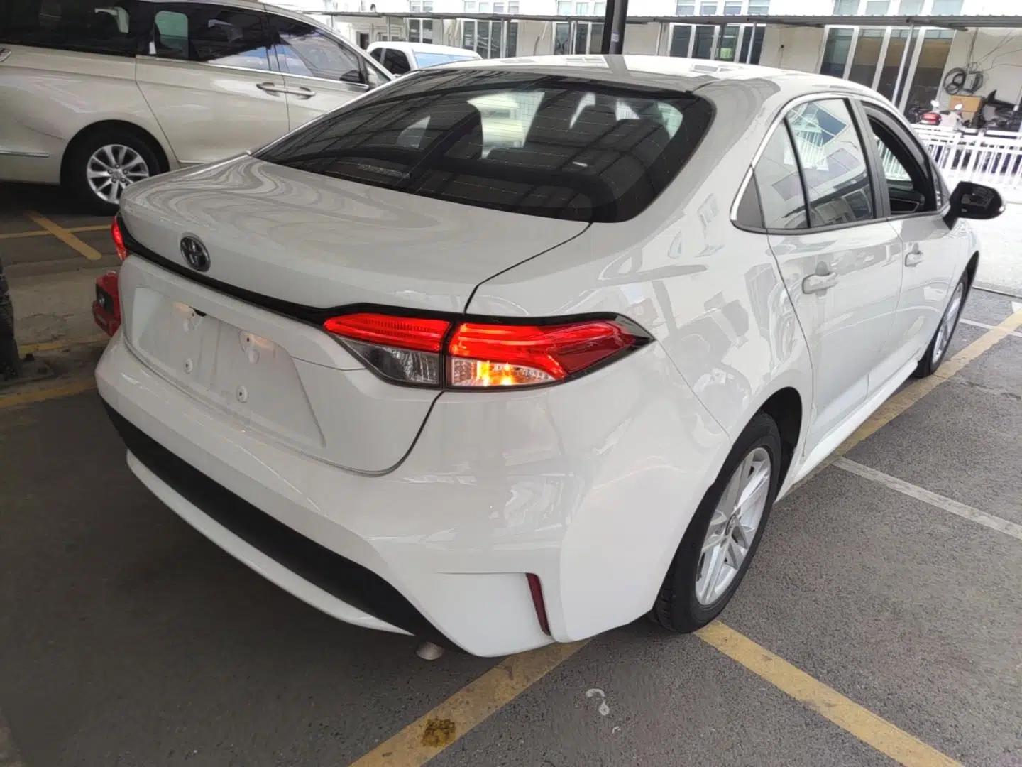 Toyota Levin 2022 Dual-Motor 1.8H E-CVT Leading Edition — миниатюра 6