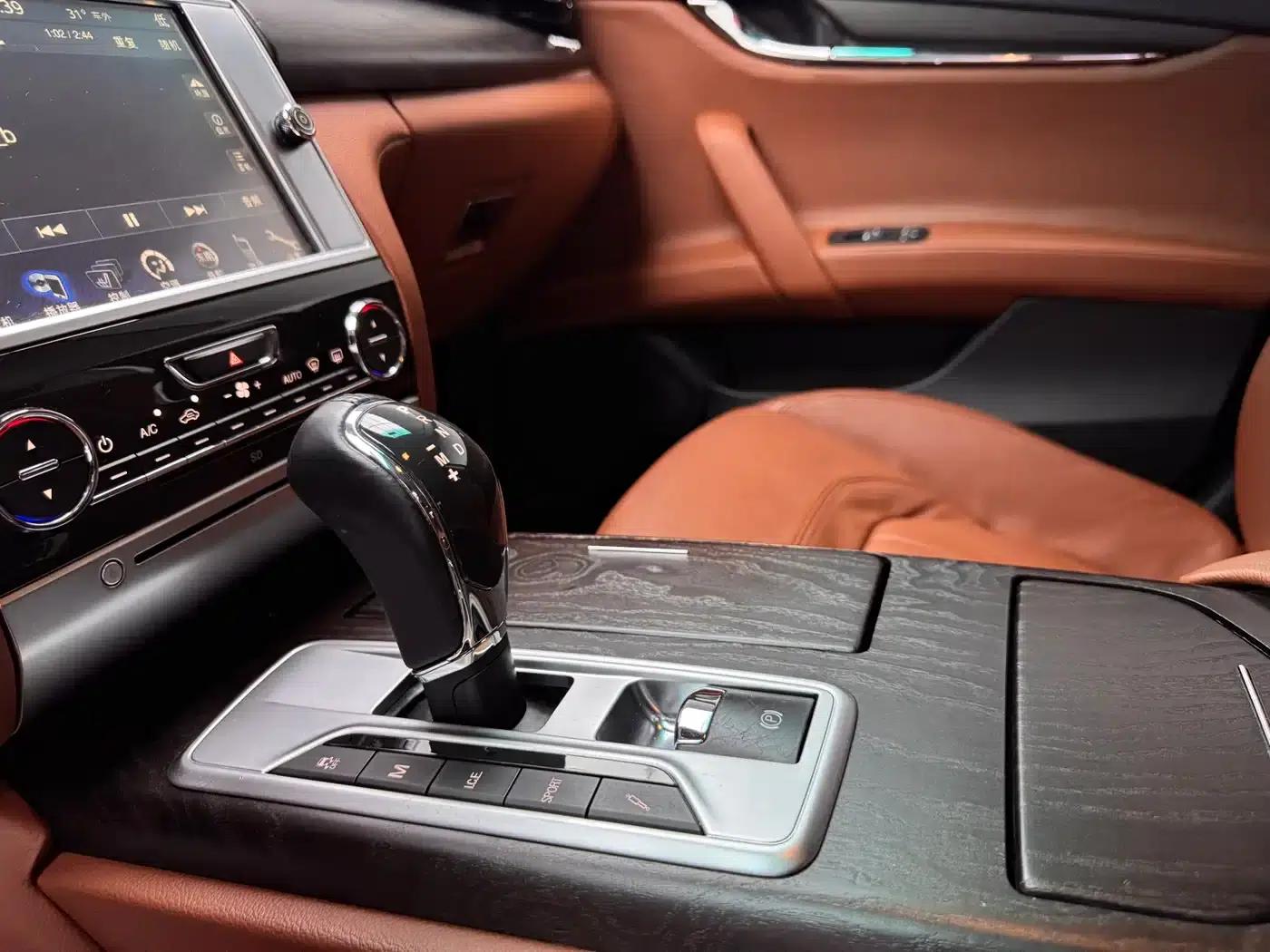 Presidential Edition 2015 3.0T Standard Edition — миниатюра 14
