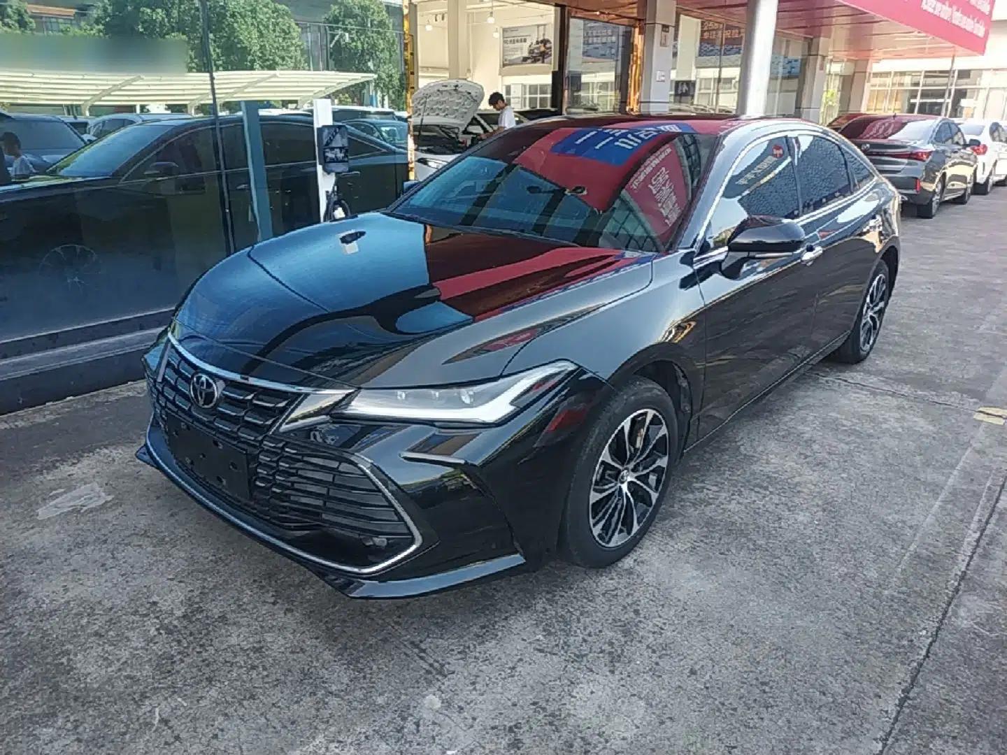 Toyota Avalon 2022 2.0L Luxury Edition — миниатюра 1
