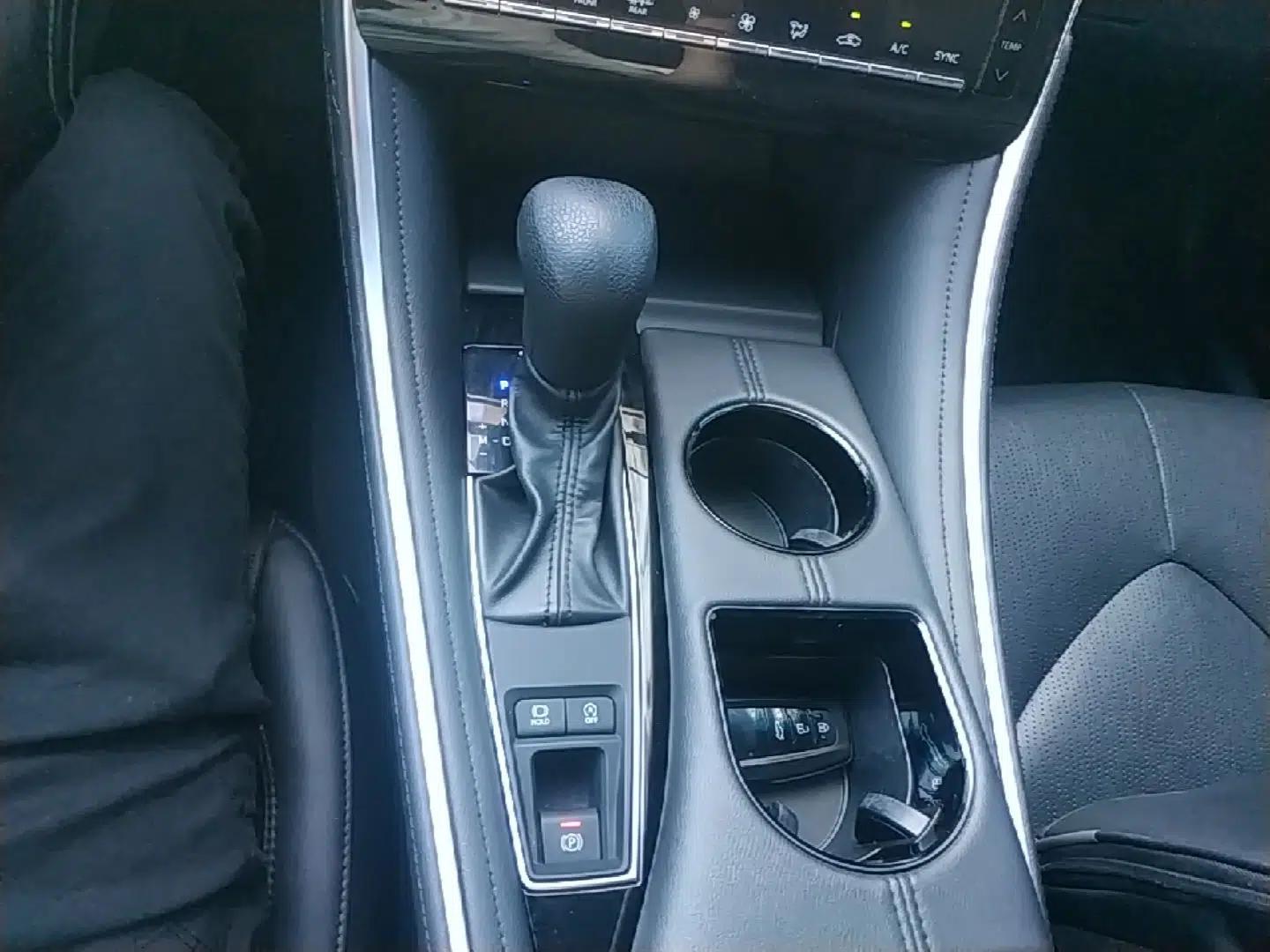 Toyota Avalon 2022 2.0L Luxury Edition — миниатюра 16