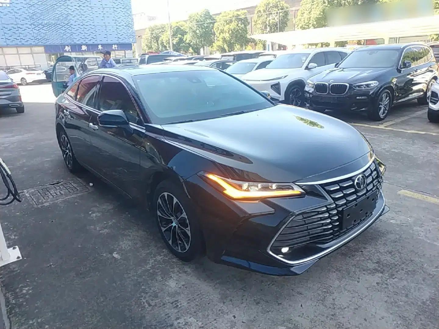 Toyota Avalon 2022 2.0L Luxury Edition — миниатюра 3