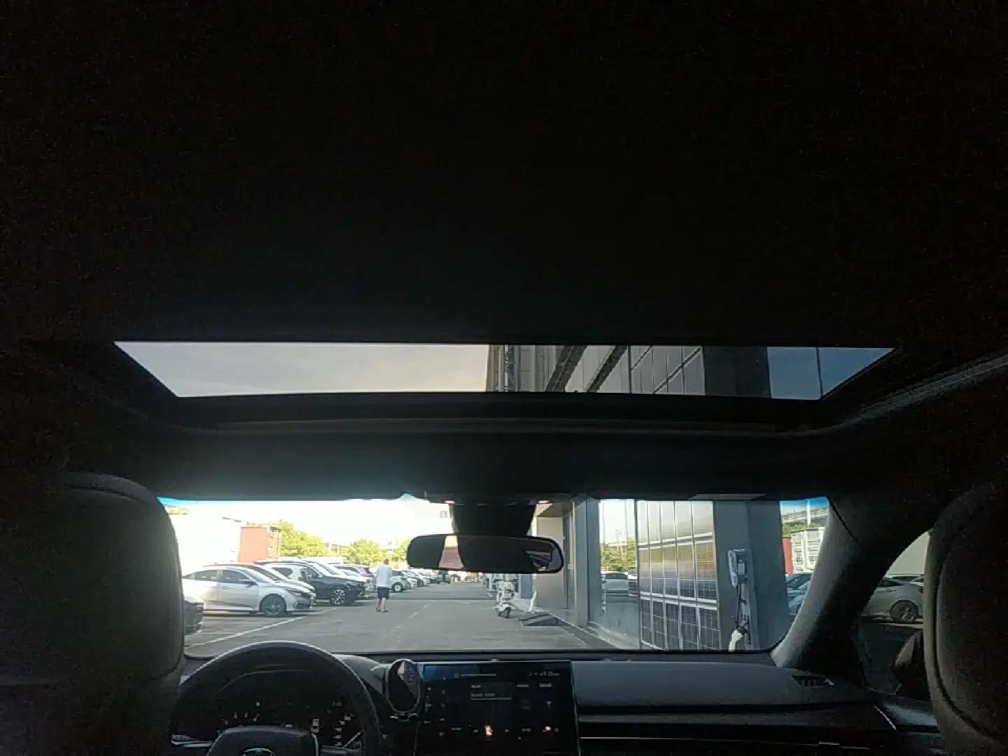 Toyota Avalon 2022 2.0L Luxury Edition — миниатюра 21