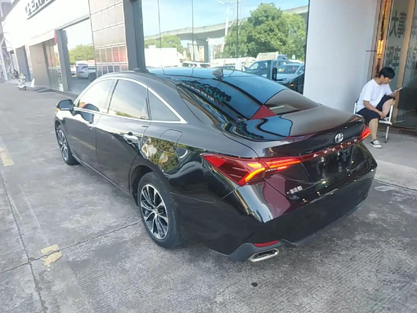 Toyota Avalon 2022 2.0L Luxury Edition — миниатюра 4