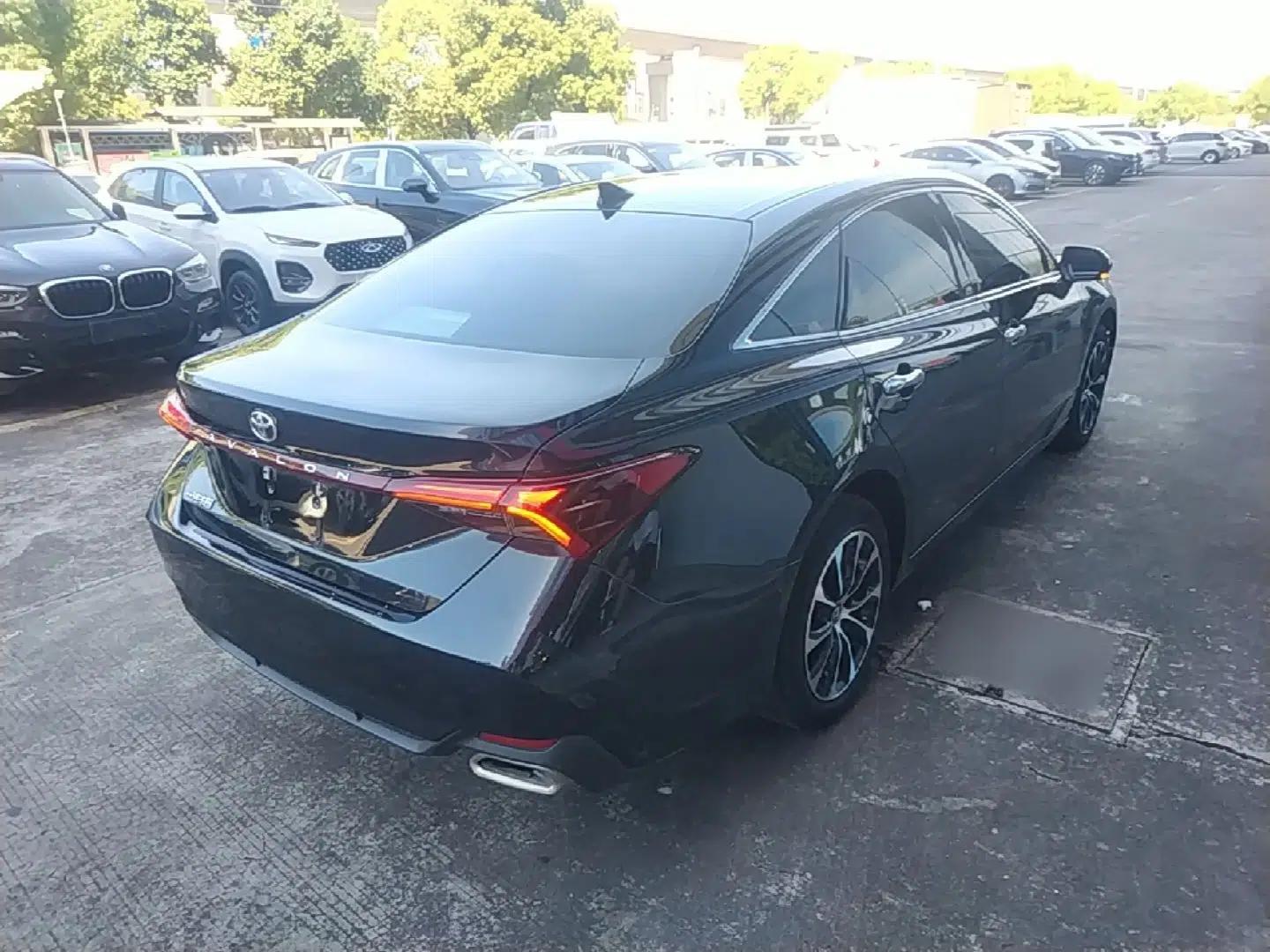 Toyota Avalon 2022 2.0L Luxury Edition — миниатюра 6