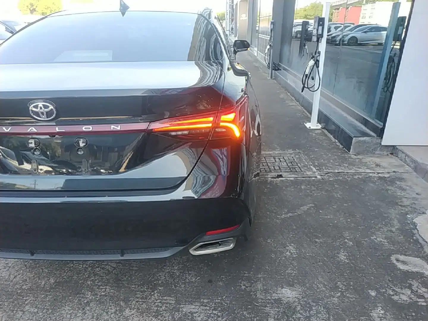 Toyota Avalon 2022 2.0L Luxury Edition — миниатюра 9