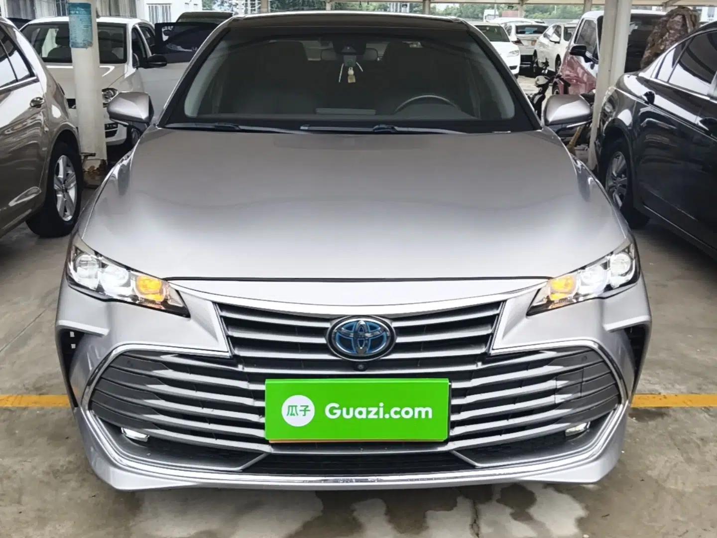 Toyota Avalon 2019 Dual-Engine 2.5L XLE Prestige Version China VI Standard — миниатюра 2