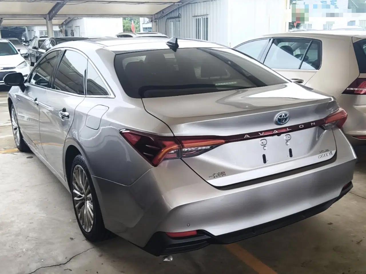 Toyota Avalon 2019 Dual-Engine 2.5L XLE Prestige Version China VI Standard — миниатюра 4