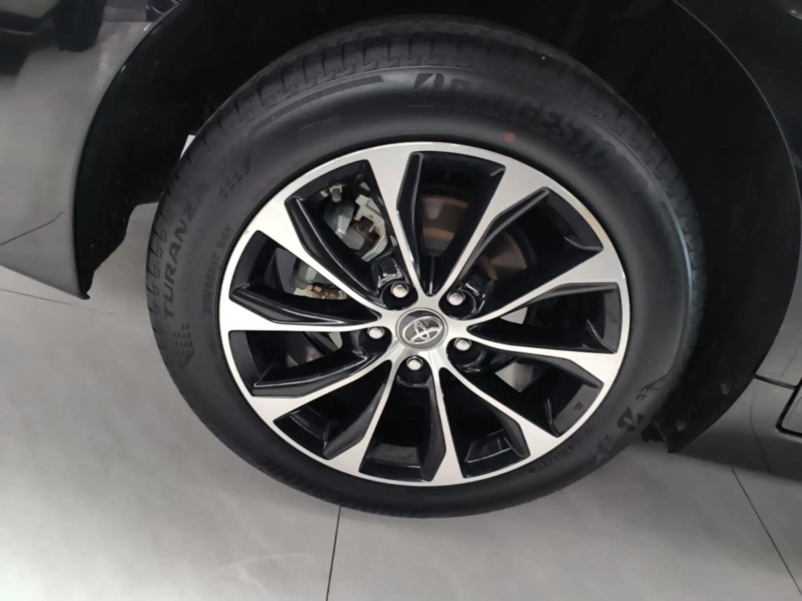Toyota Avalon 2022 2.5L Luxury Edition — миниатюра 16