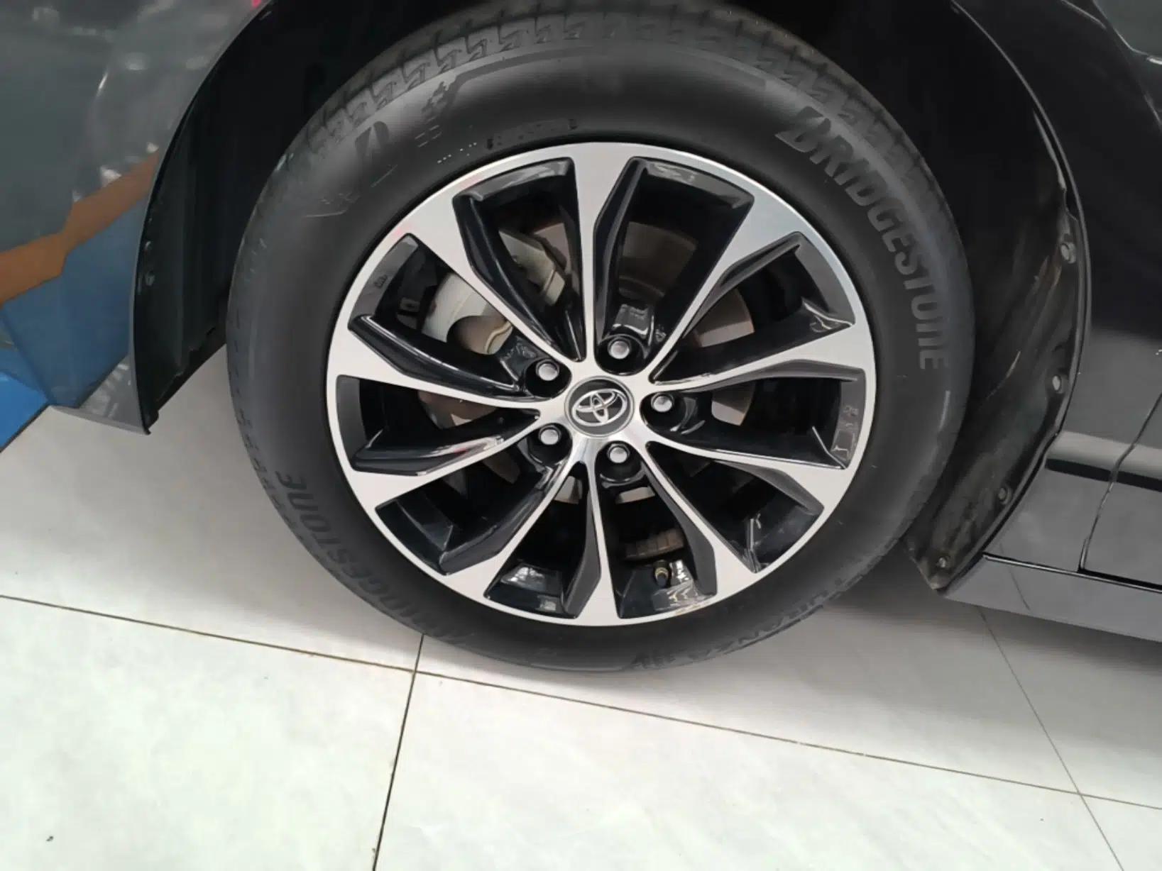 Toyota Avalon 2022 2.5L Luxury Edition — миниатюра 10