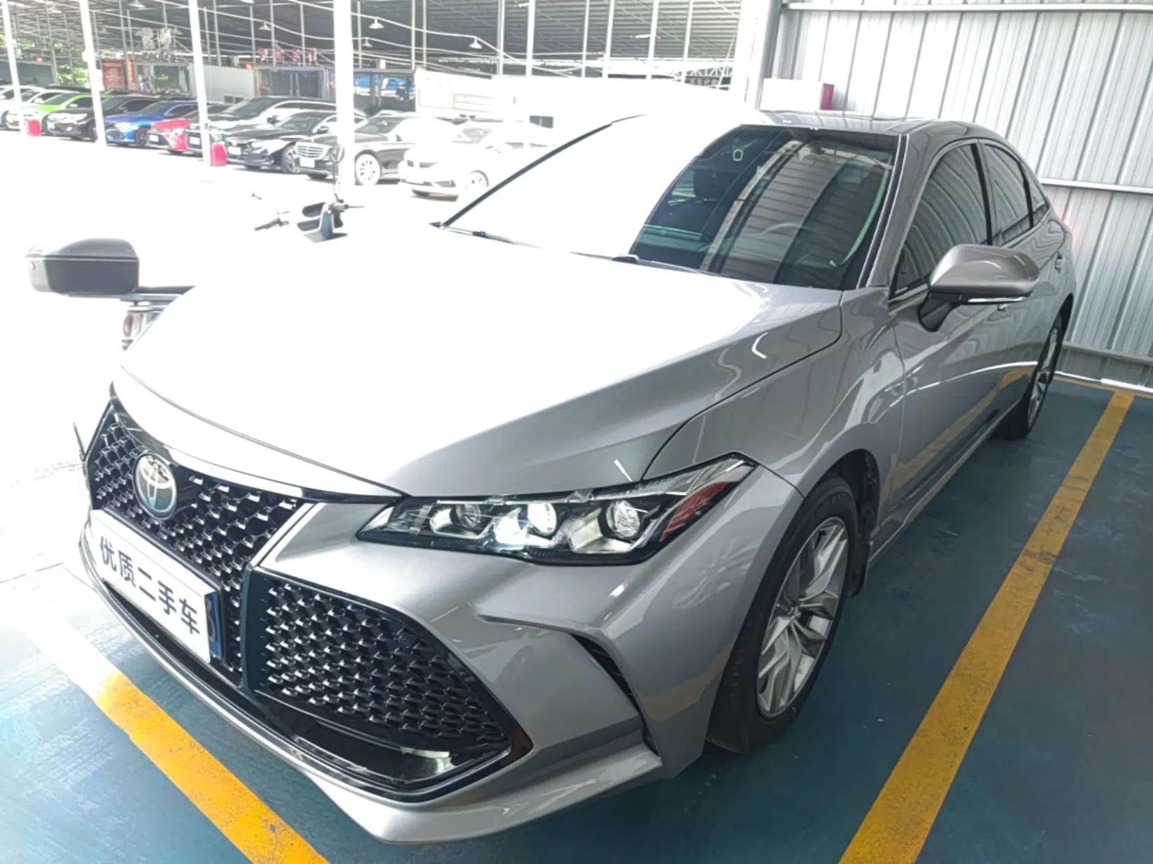 Toyota Avalon 2021 2.5L Luxury Edition — миниатюра 1