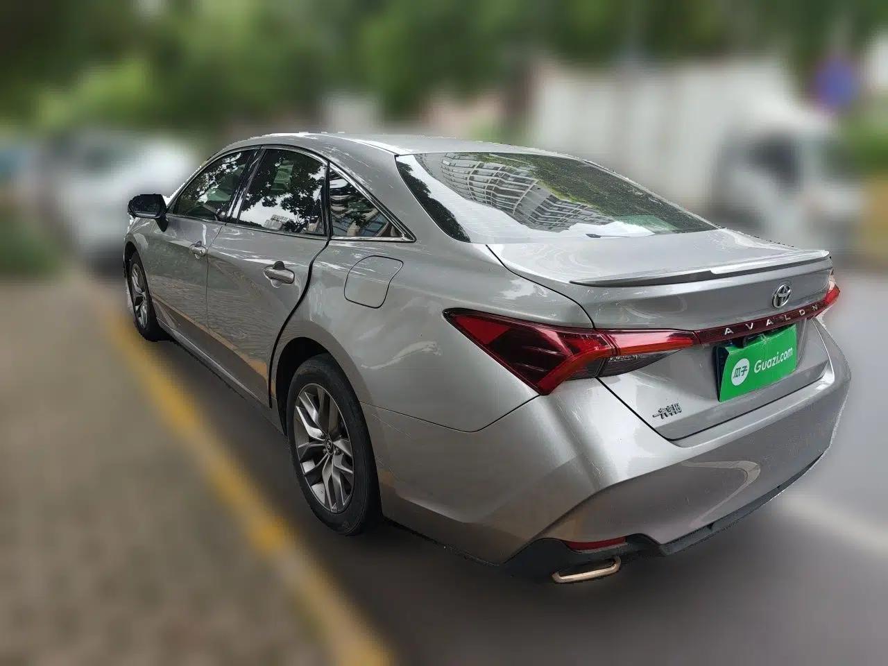 Toyota Avalon 2019 2.5L Ambition Version China V Standard — миниатюра 4