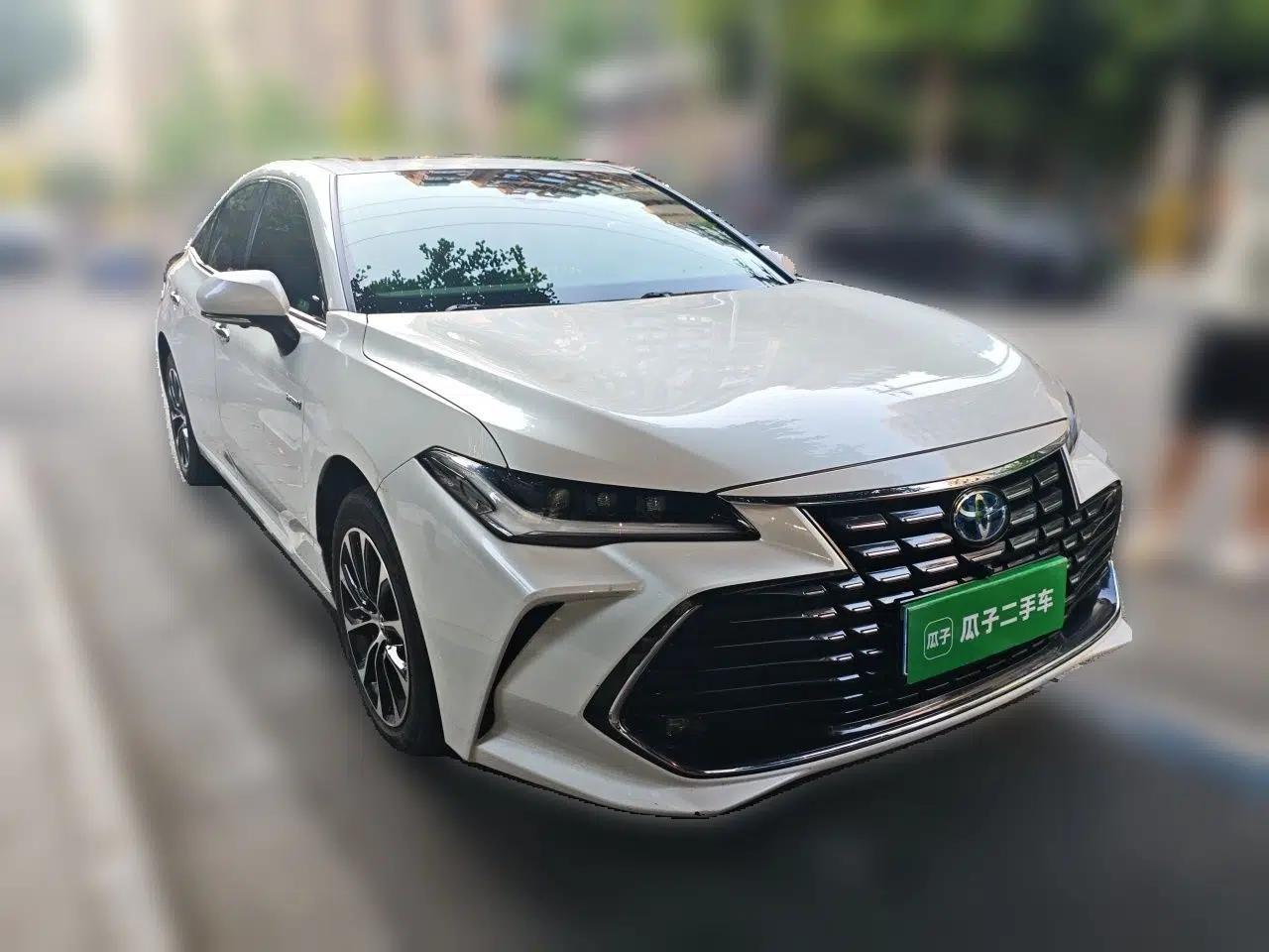 Toyota Avalon 2022 Dual-Engine 2.5L Luxury Edition — миниатюра 3