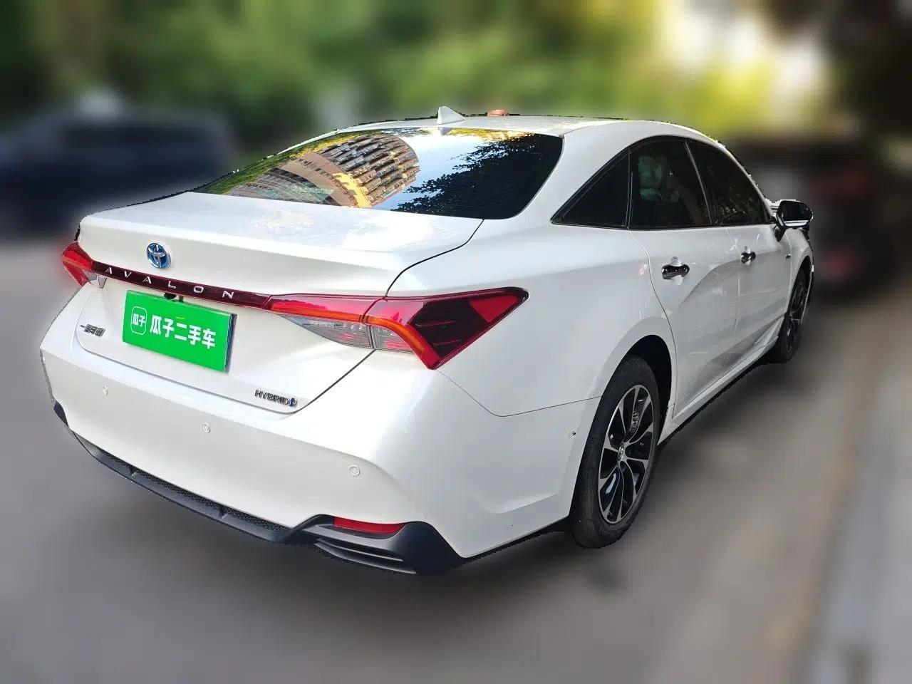 Toyota Avalon 2022 Dual-Engine 2.5L Luxury Edition — миниатюра 6