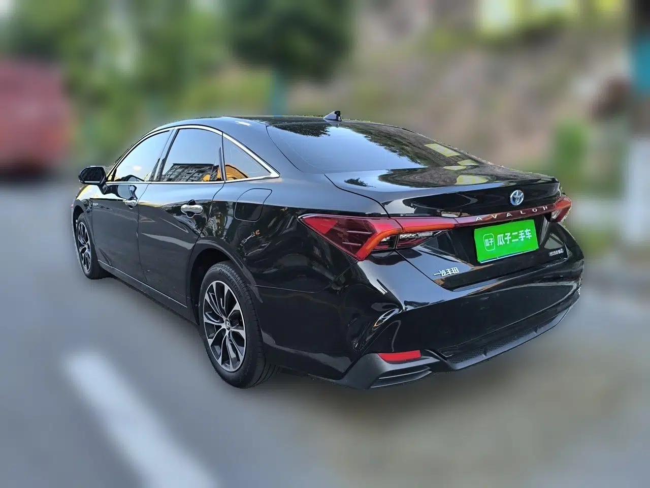 Toyota Avalon 2022 Dual-Engine 2.5L Luxury Edition — миниатюра 4