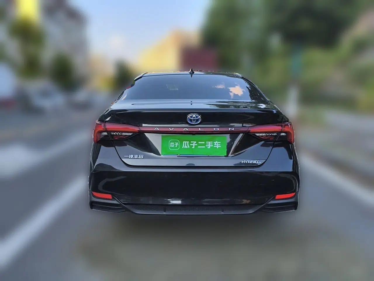 Toyota Avalon 2022 Dual-Engine 2.5L Luxury Edition — миниатюра 5