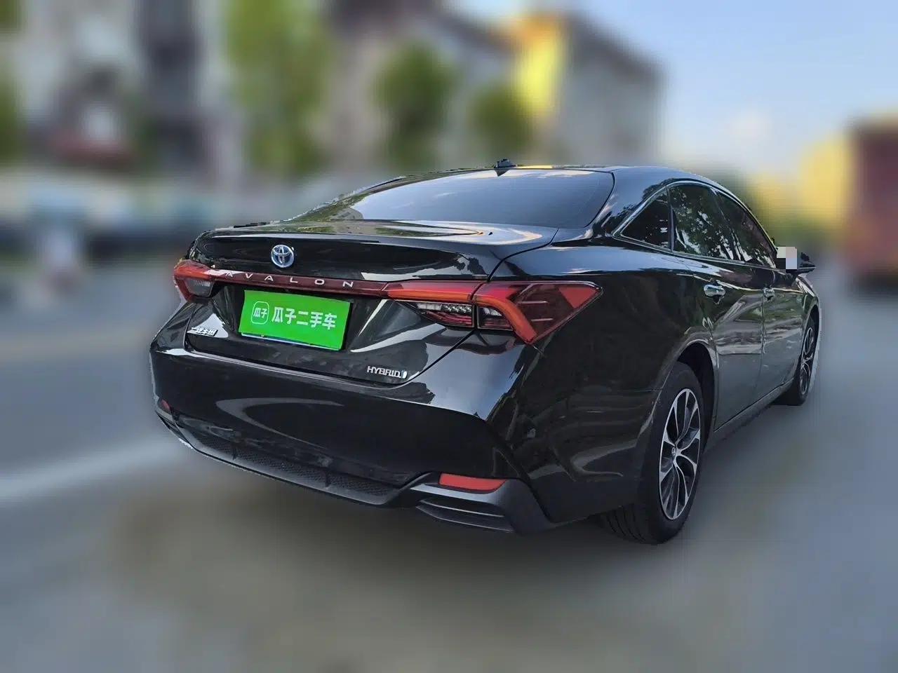 Toyota Avalon 2022 Dual-Engine 2.5L Luxury Edition — миниатюра 6