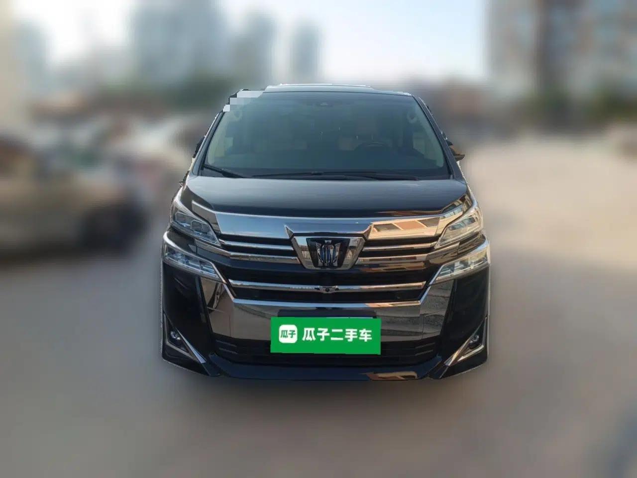 Toyota Vellfire 2021 Crown Dual-Engine 2.5L HV Prestige Edition — миниатюра 2