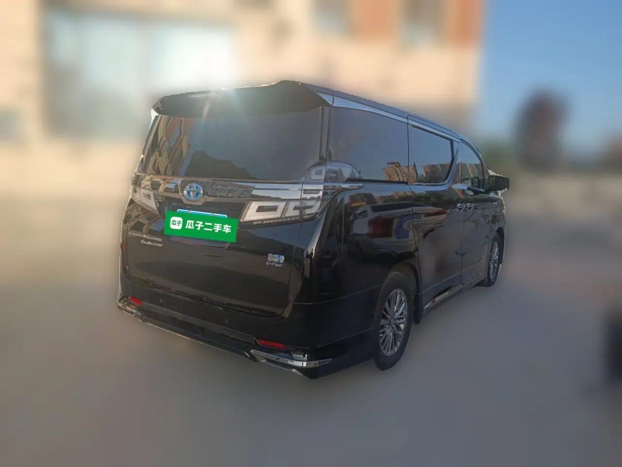 Toyota Vellfire 2021 Crown Dual-Engine 2.5L HV Prestige Edition — миниатюра 6