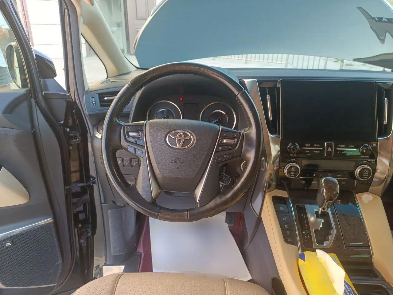 Toyota Vellfire 2021 Crown Dual-Engine 2.5L HV Prestige Edition — миниатюра 10