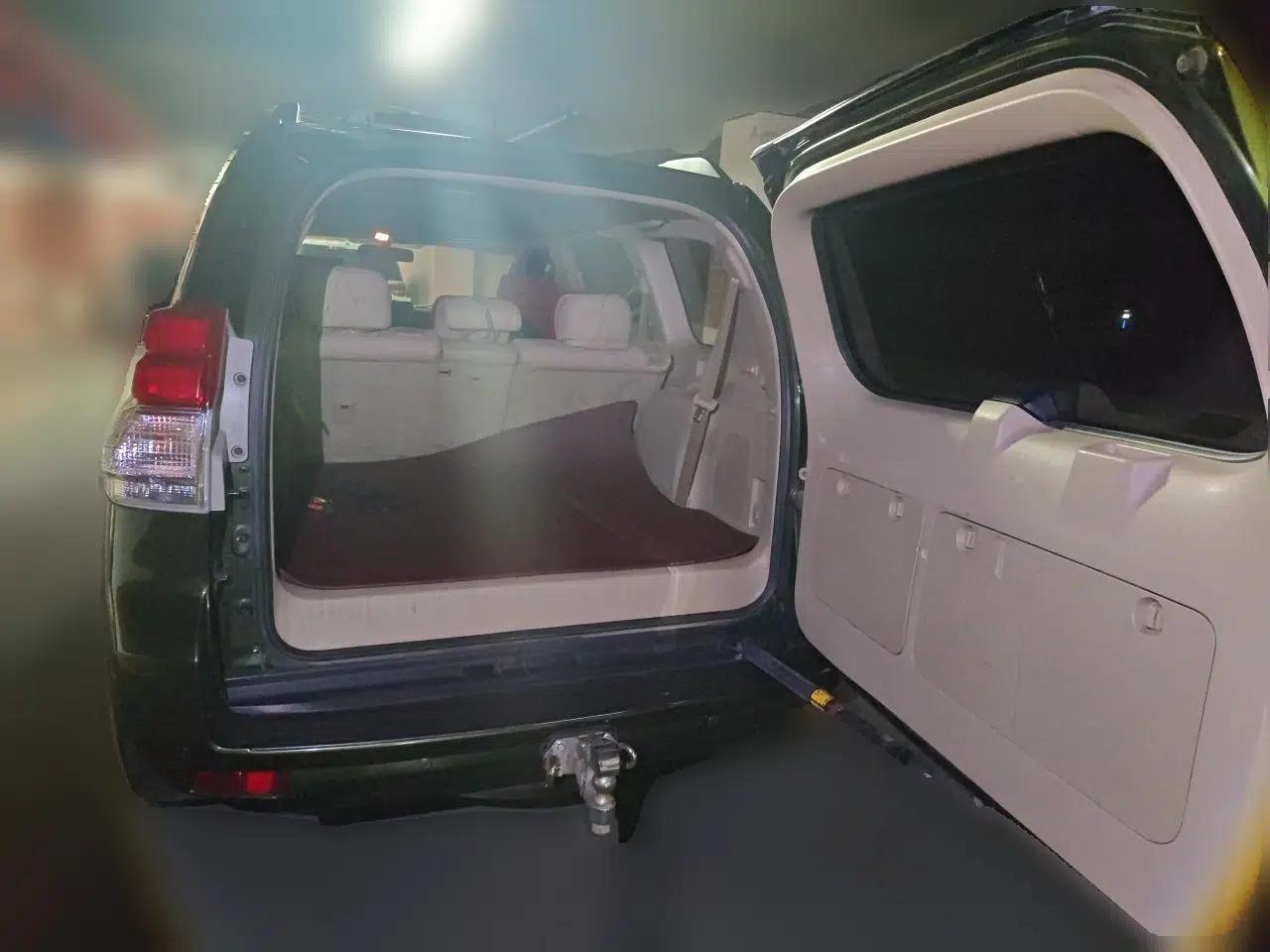 Toyota Prado 2010 2.7L Automatic Standard Edition — миниатюра 19