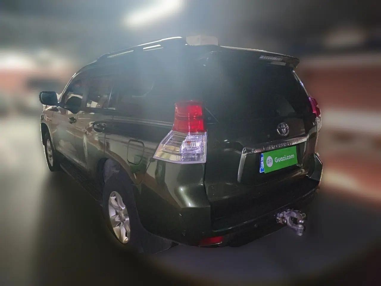 Toyota Prado 2010 2.7L Automatic Standard Edition — миниатюра 4