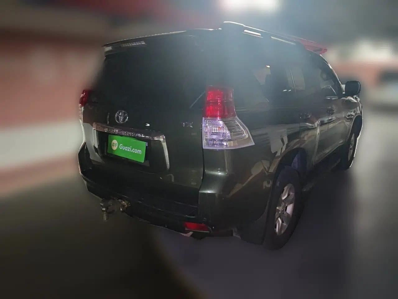 Toyota Prado 2010 2.7L Automatic Standard Edition — миниатюра 6