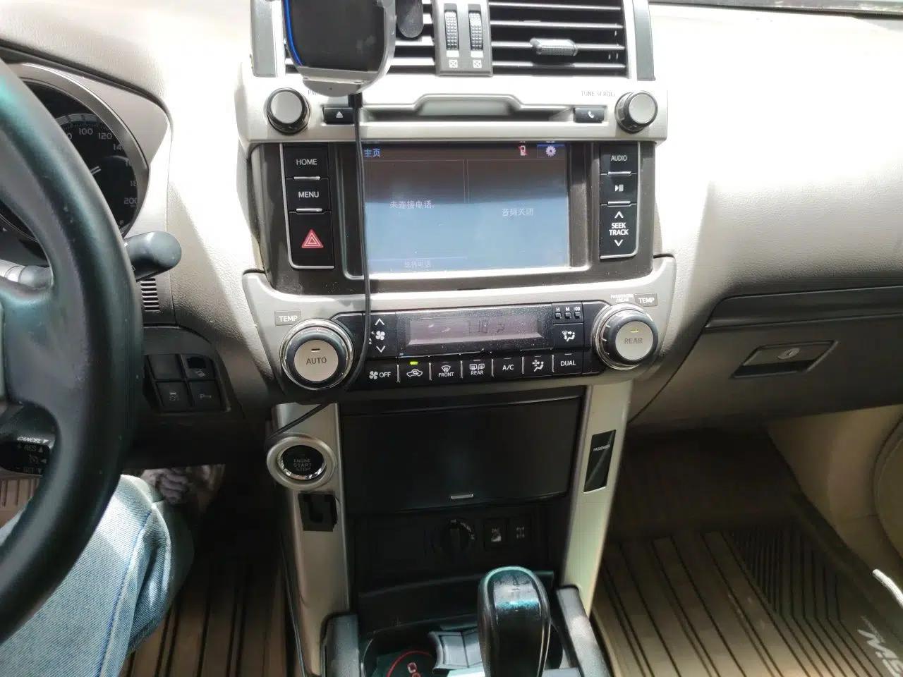 Toyota Prado 2010 Prado 4.0L automatic gasoline 7-seater — миниатюра 13