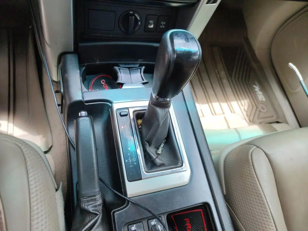 Toyota Prado 2010 Prado 4.0L automatic gasoline 7-seater — миниатюра 14