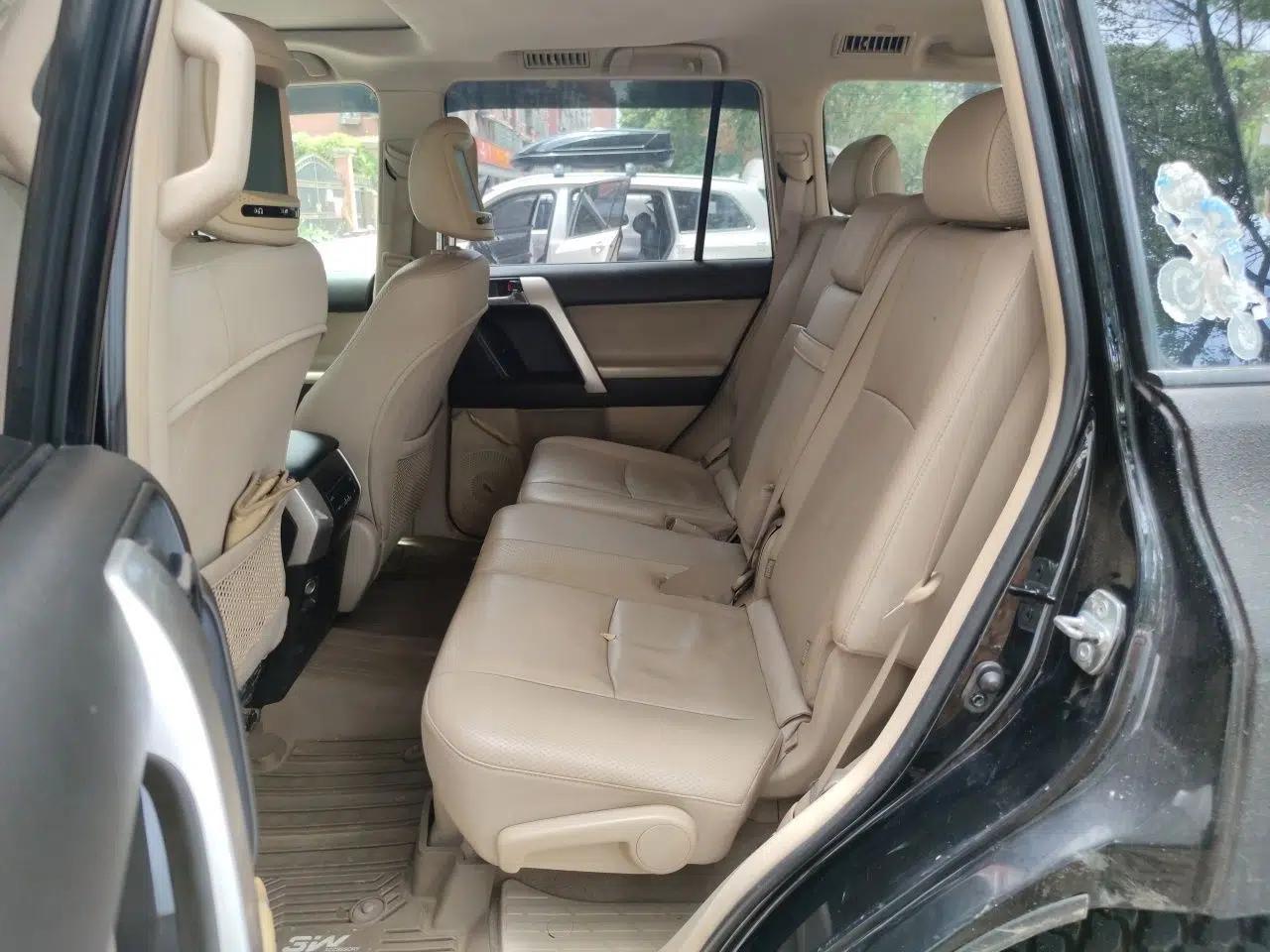 Toyota Prado 2010 Prado 4.0L automatic gasoline 7-seater — миниатюра 17
