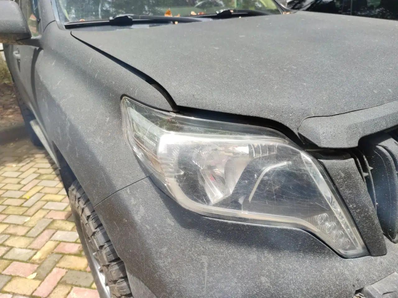 Toyota Prado 2010 Prado 4.0L automatic gasoline 7-seater — миниатюра 7