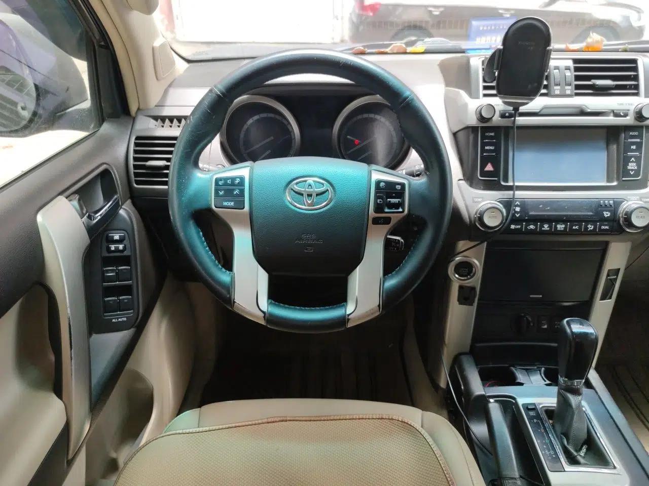 Toyota Prado 2010 Prado 4.0L automatic gasoline 7-seater — миниатюра 10