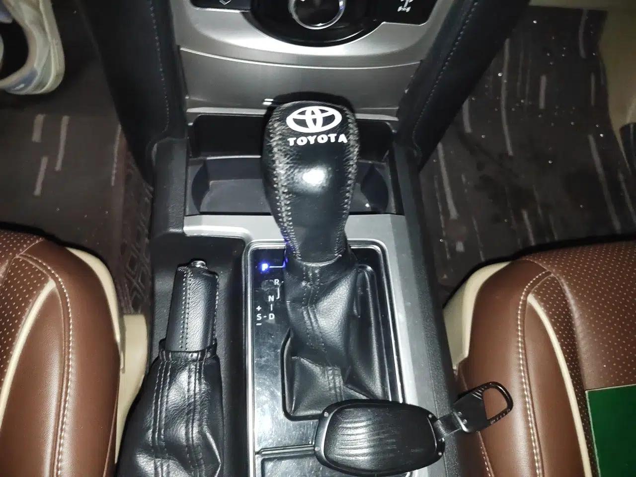 Toyota Prado 2014 2.7L Automatic Standard Edition — миниатюра 14