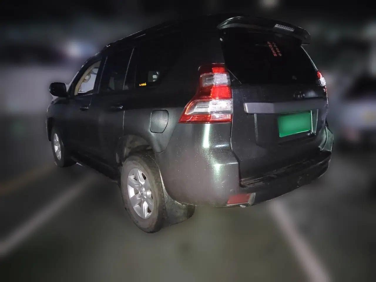 Toyota Prado 2014 2.7L Automatic Standard Edition — миниатюра 4