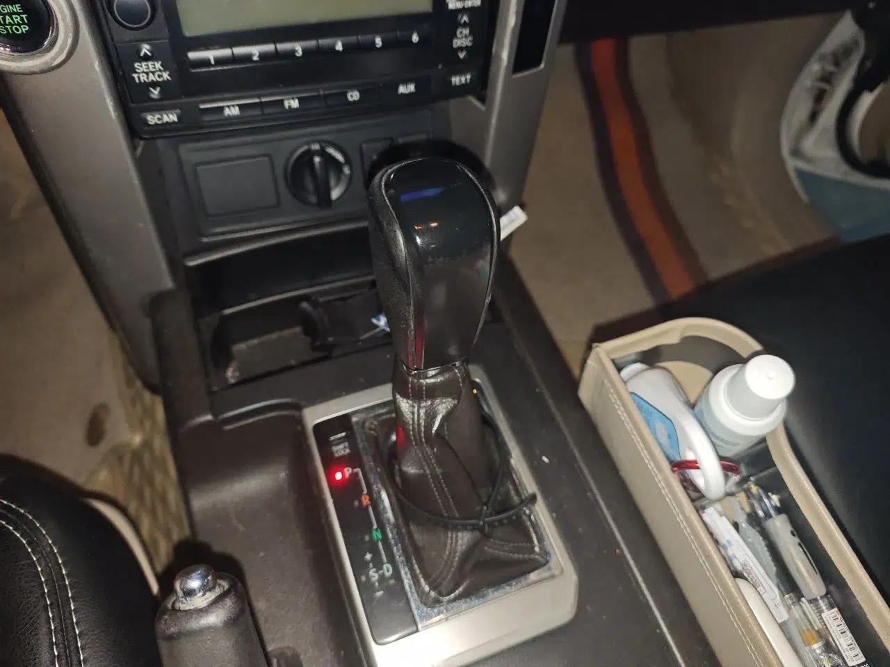 Toyota Prado 2010 4.0L Automatic TX-L — миниатюра 14